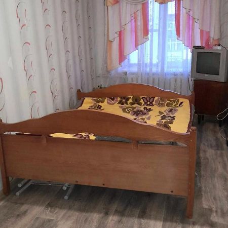 Two-Bedroom Apartment Pokrovskaya, 48 Izyum Luaran gambar