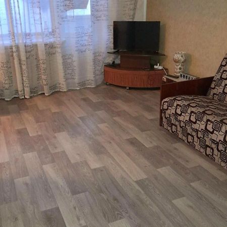 Two-Bedroom Apartment Pokrovskaya, 48 Izyum Luaran gambar